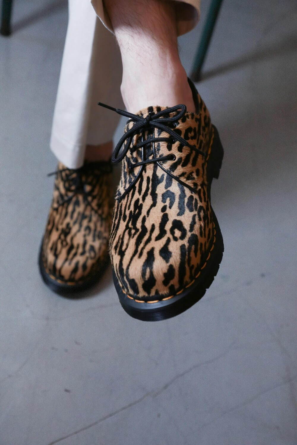 ドクターマーチン×ワコマリア「1461」3ホールシューズ、レオパード柄の