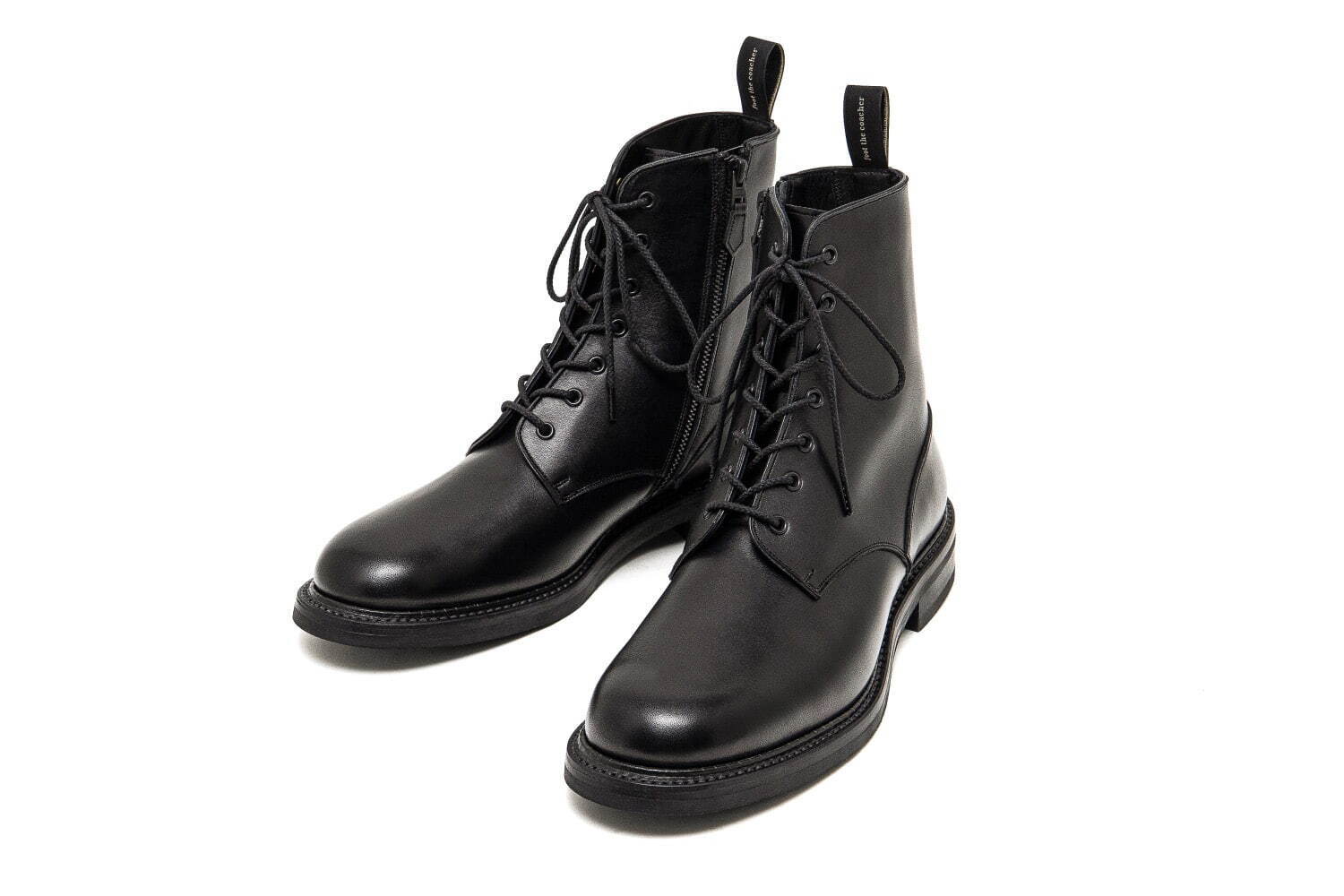 フット・ザ・コーチャーの新作サイドジップブーツ、フルブローグ仕様や