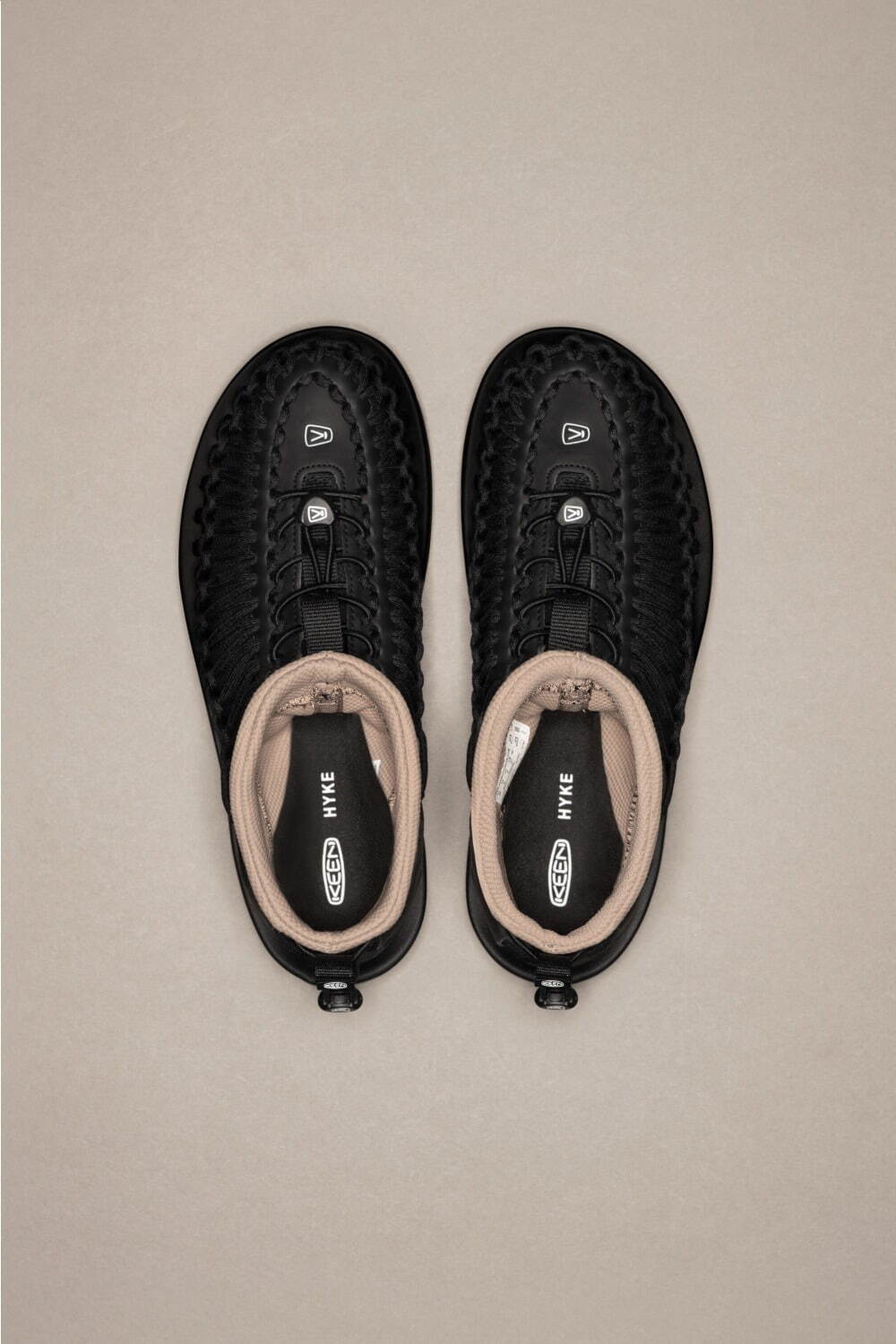 ハイク×キーンのコラボ第2弾、人気サンダル「ユニーク」×ブーティーの