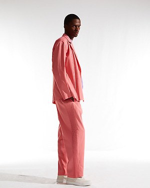 イッセイミヤケ「アイム メン」新作、超軽量「AIR」に“プリーツ”入り