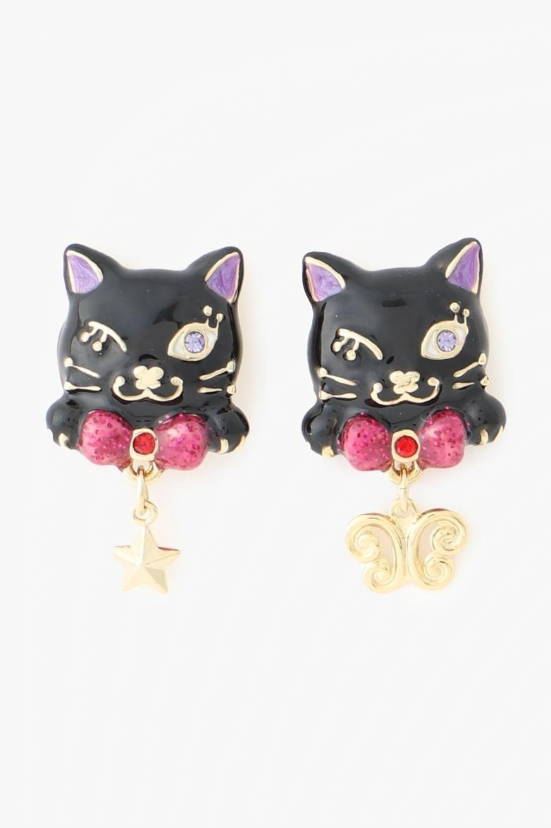 アナスイの黒猫「ティティ」のアクセサリー、ウインクするフェイス型