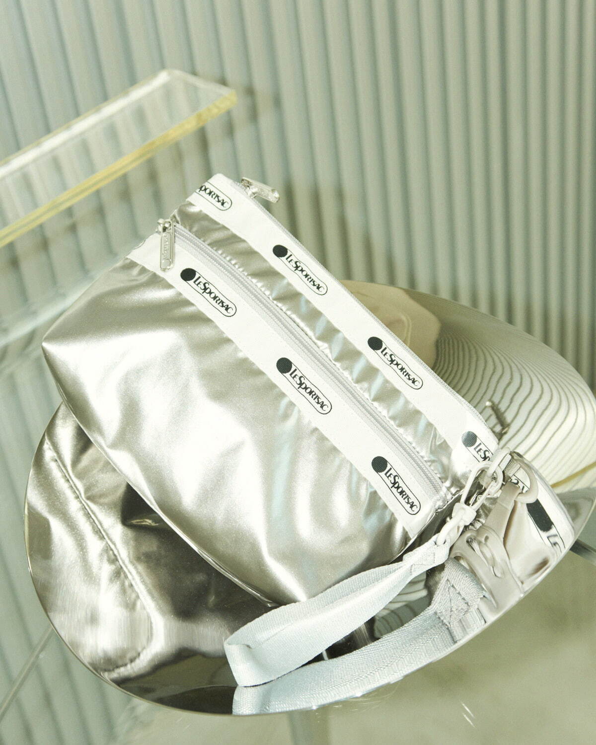 写真6/19｜アダム エ ロペ×レスポートサック - 大容量のボストンバッグ