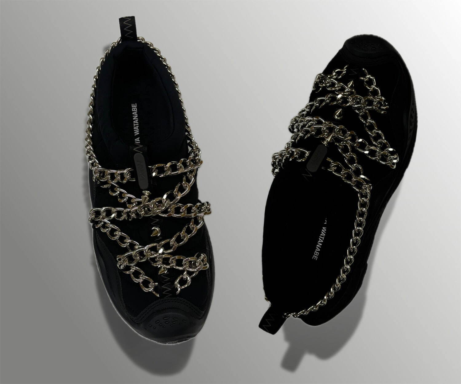 ジュンヤ ワタナベ×ホカ24年秋冬、“チェーン”を配したスリッポン
