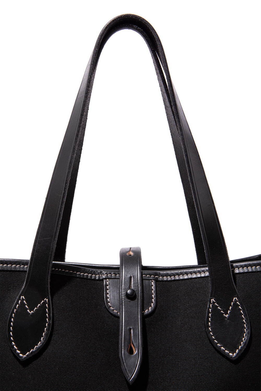 ノンネイティブ×ブレディ、白ステッチを配した“オールブラック”大容量