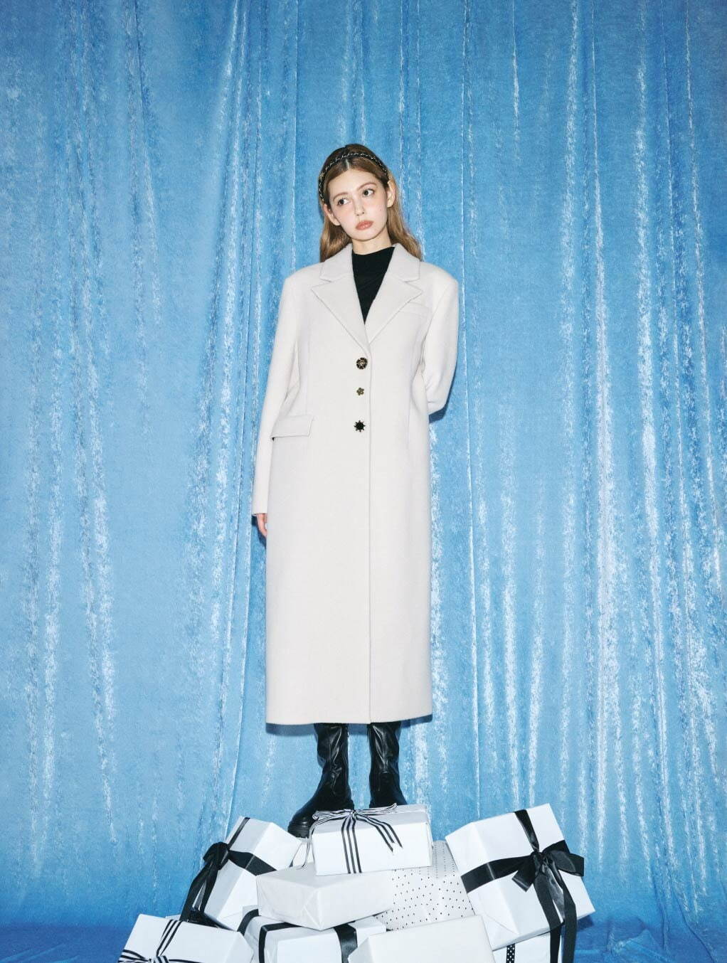 リリー ブラウン×マリークヮント第4弾、ラメ入りツイードニット