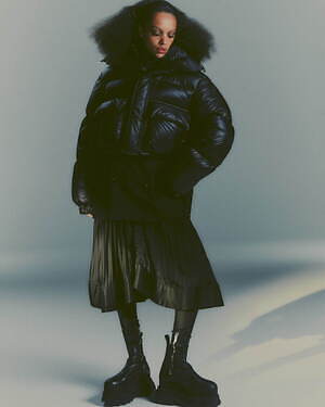 モンクレール × sacai“多彩なスタイルを楽しめる”コラボウェア、ダウン