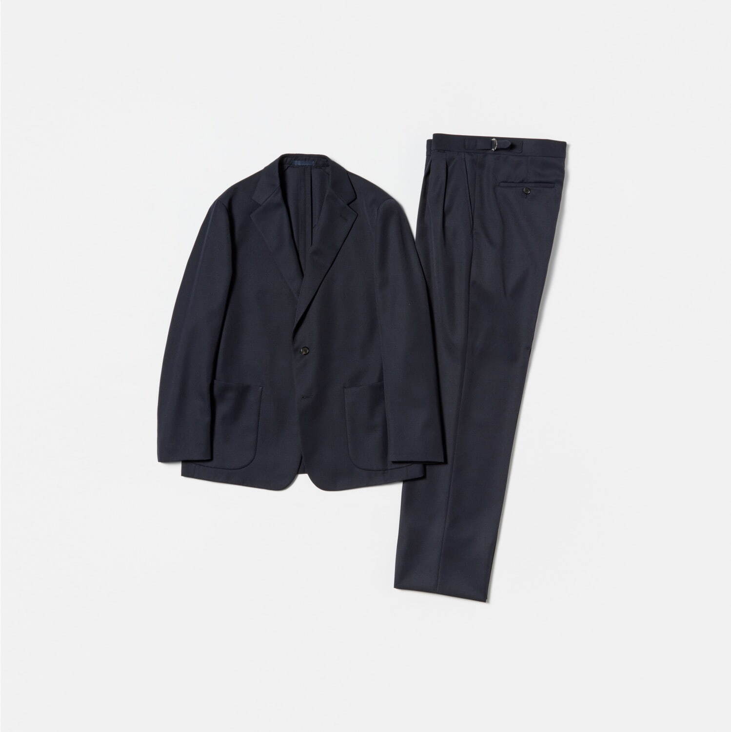 ザ・クラシック×カルーゾ、ミニマルなセットアップスーツがランド オブ