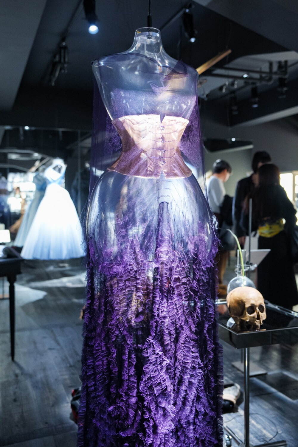 メゾン マルジェラ「アーティザナル」コレクションの展覧会が恵比寿で