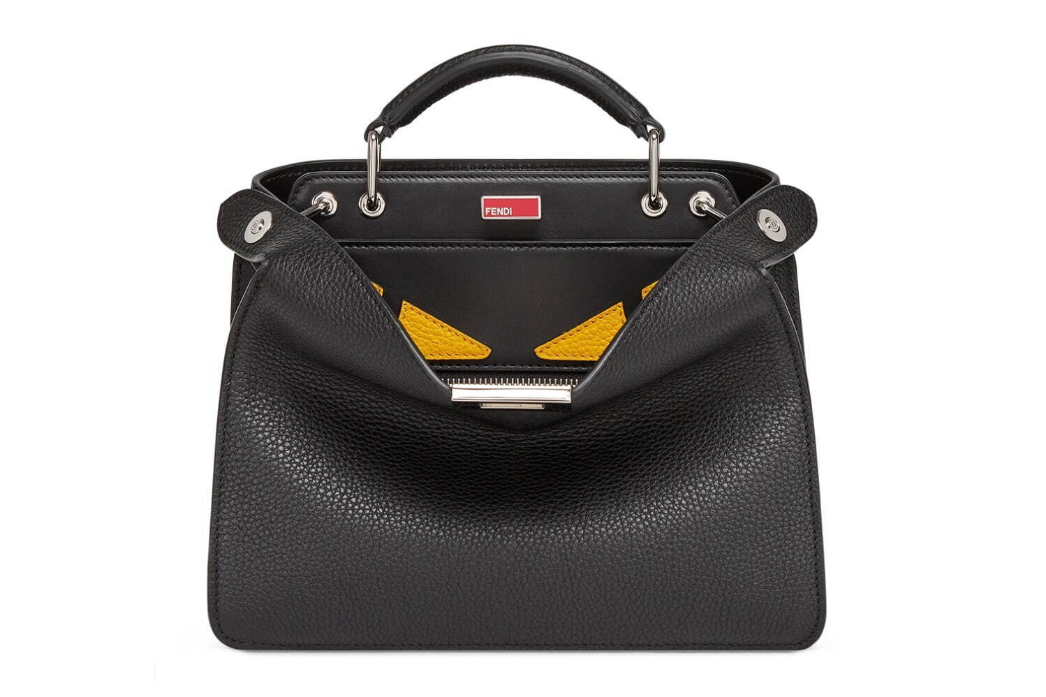 フェンディ25年アイコンバッグ、じっと見つめる“フェンディ アイズ”の