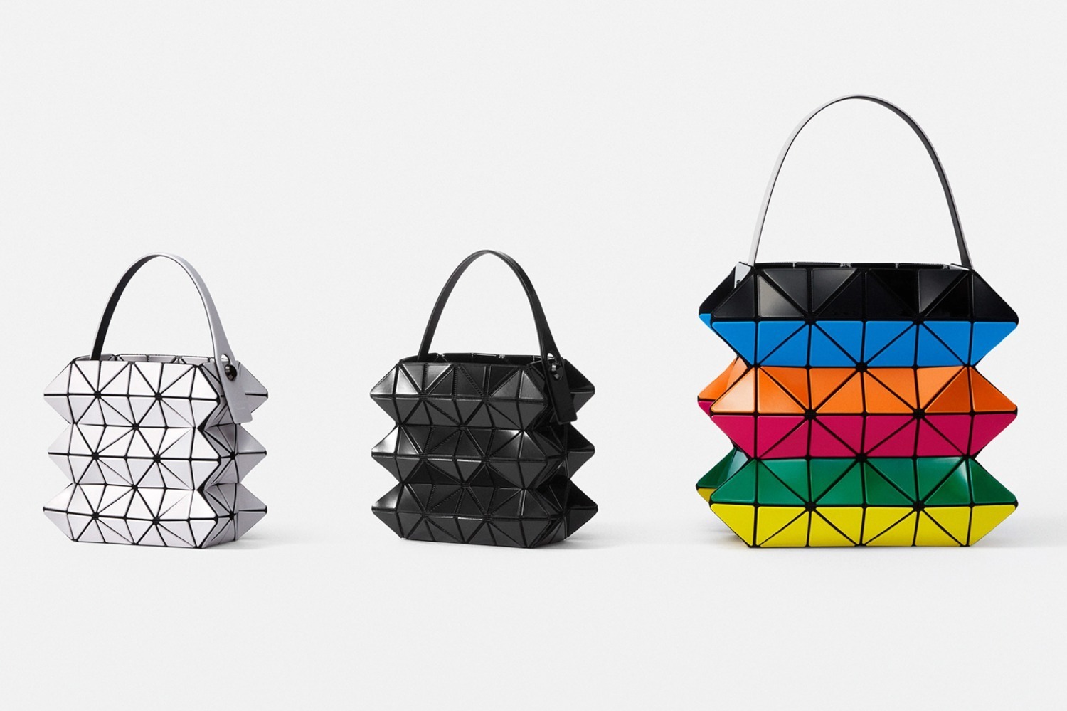 BAO BAO ISSEY MIYAKEより新バッグ、バイカラーのトートバッグや