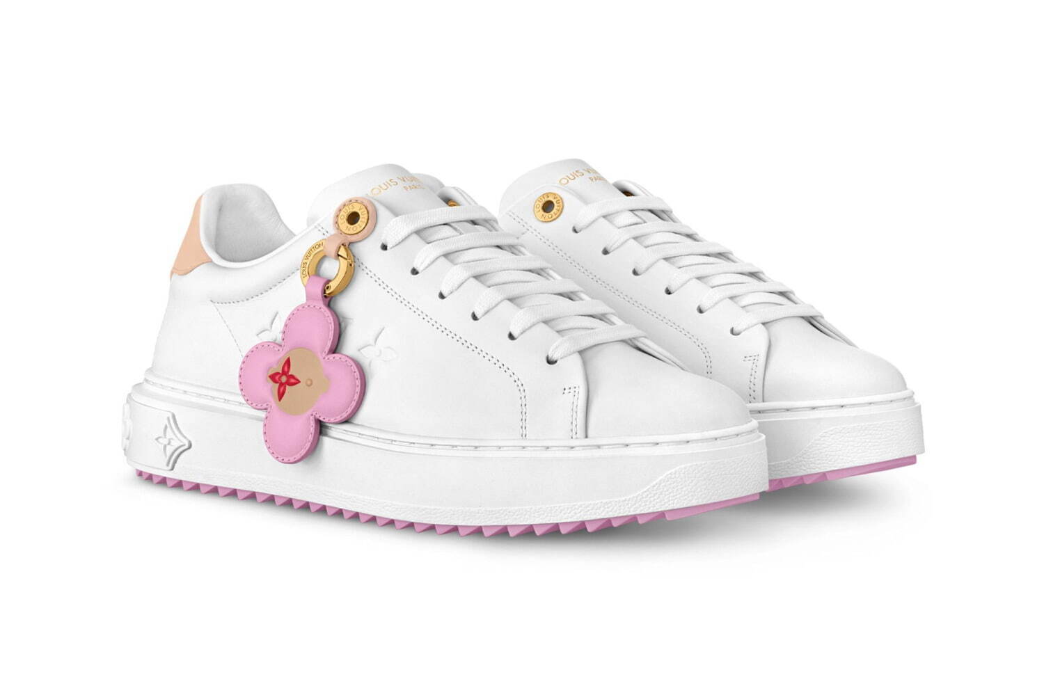 ルイ・ヴィトン“チャーム揺れる”ウィメンズスニーカー、立体モノグラム