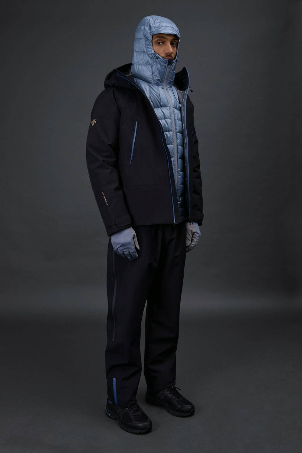 デサント オルテライン×ジョウンド、“くすみブルー”差し色の高耐水