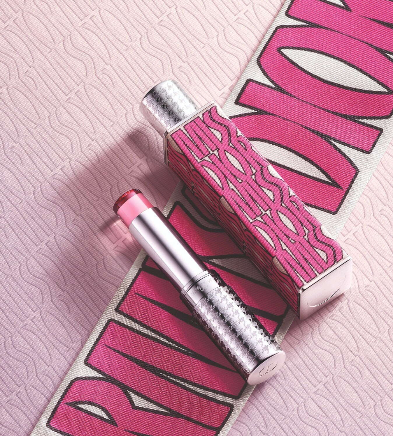 ディオールのスティック香水「ミニ ミス」に限定ケース、愛らしい