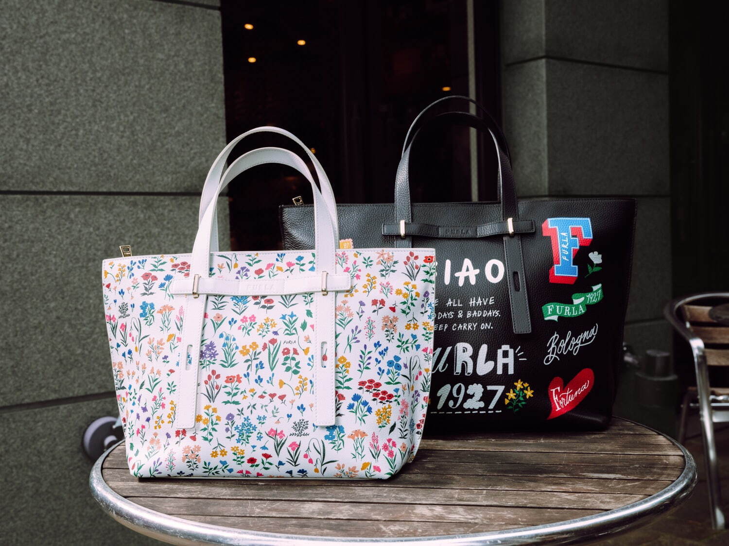 フルラのトートバッグ「フルラ ジョベ」“ロゴ＆花”をポップなアートで