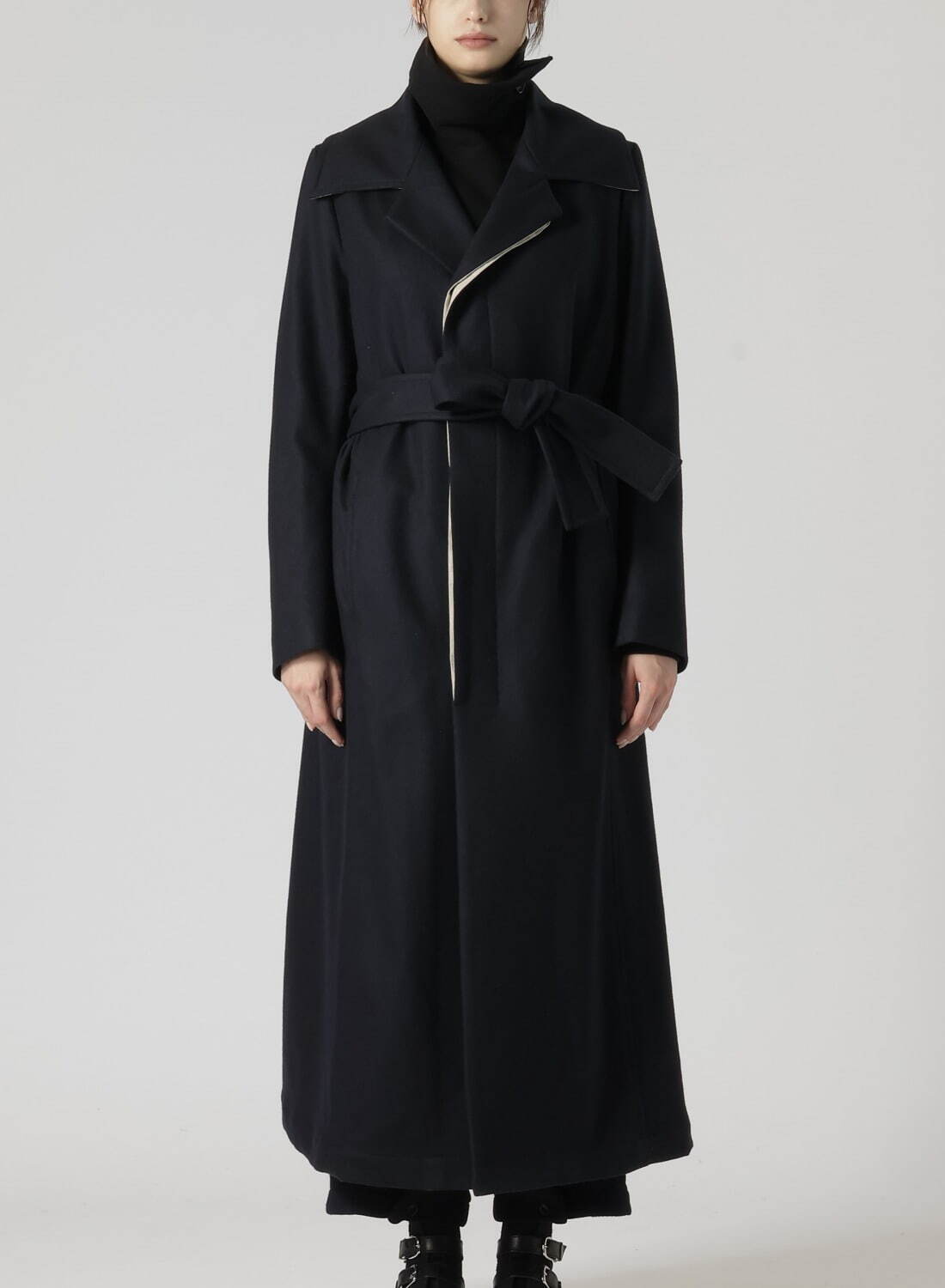 レギュレーション ヨウジヤマモト24年秋冬アウター、ケープコートや