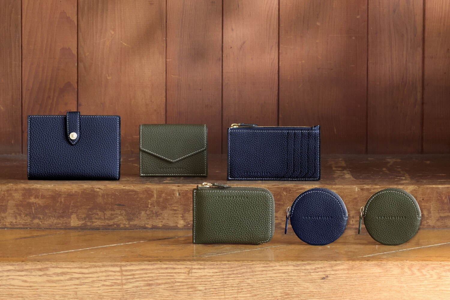 ボナベンチュラ“オリーブ＆ネイビー”の24年秋レザーグッズ、巾着型