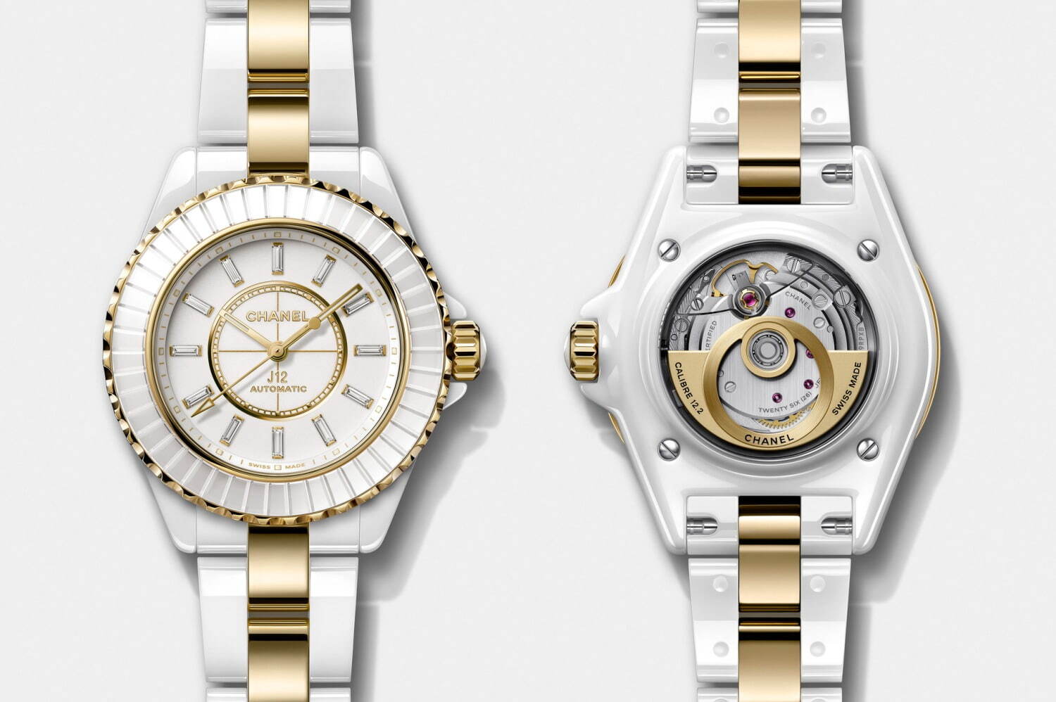 シャネルの腕時計「J12」長方形カットのベゼル＆イエローゴールド