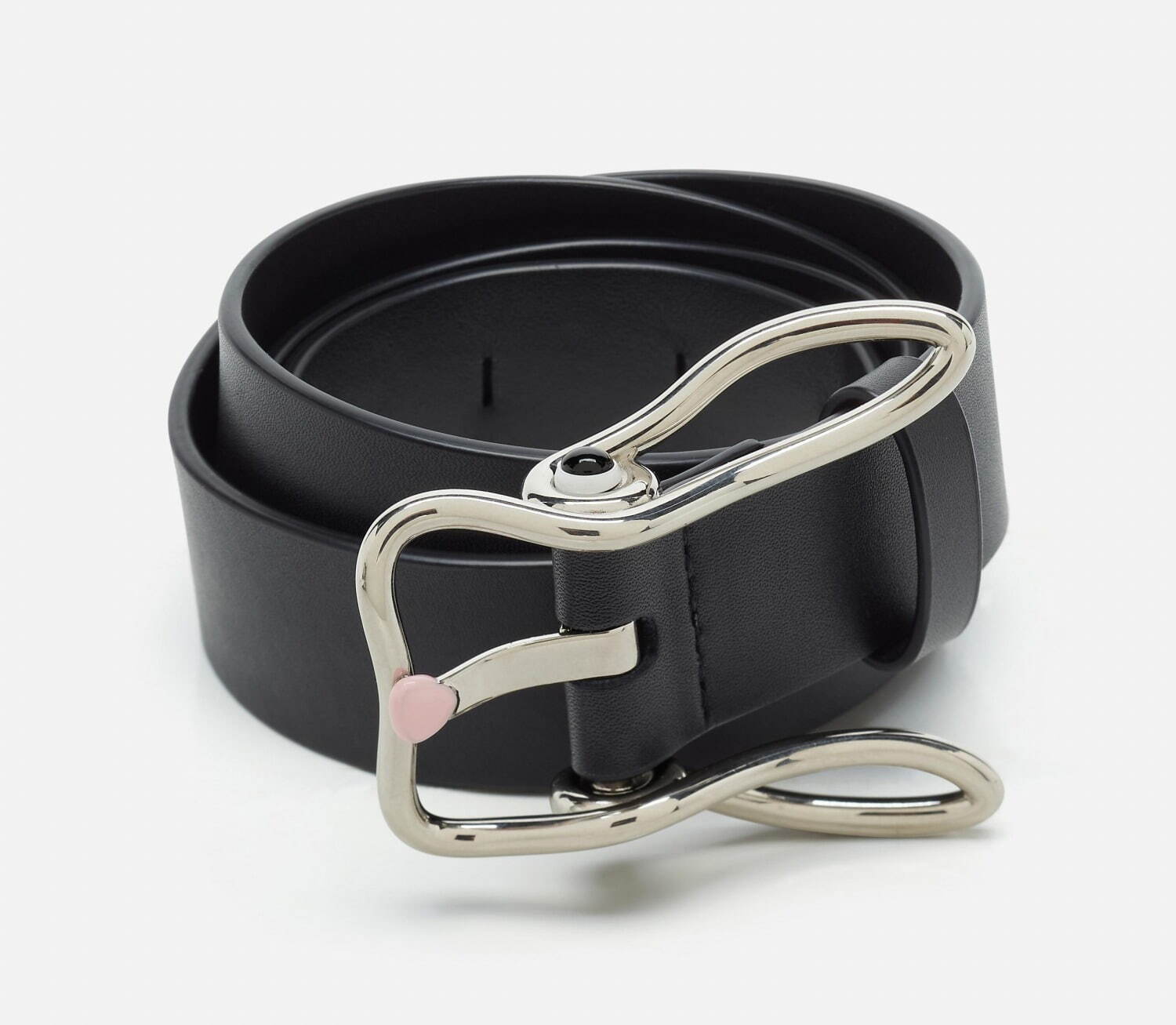 ボッテガ・ヴェネタ“ウサギ型バックル”のレザーベルト、ピンクの鼻