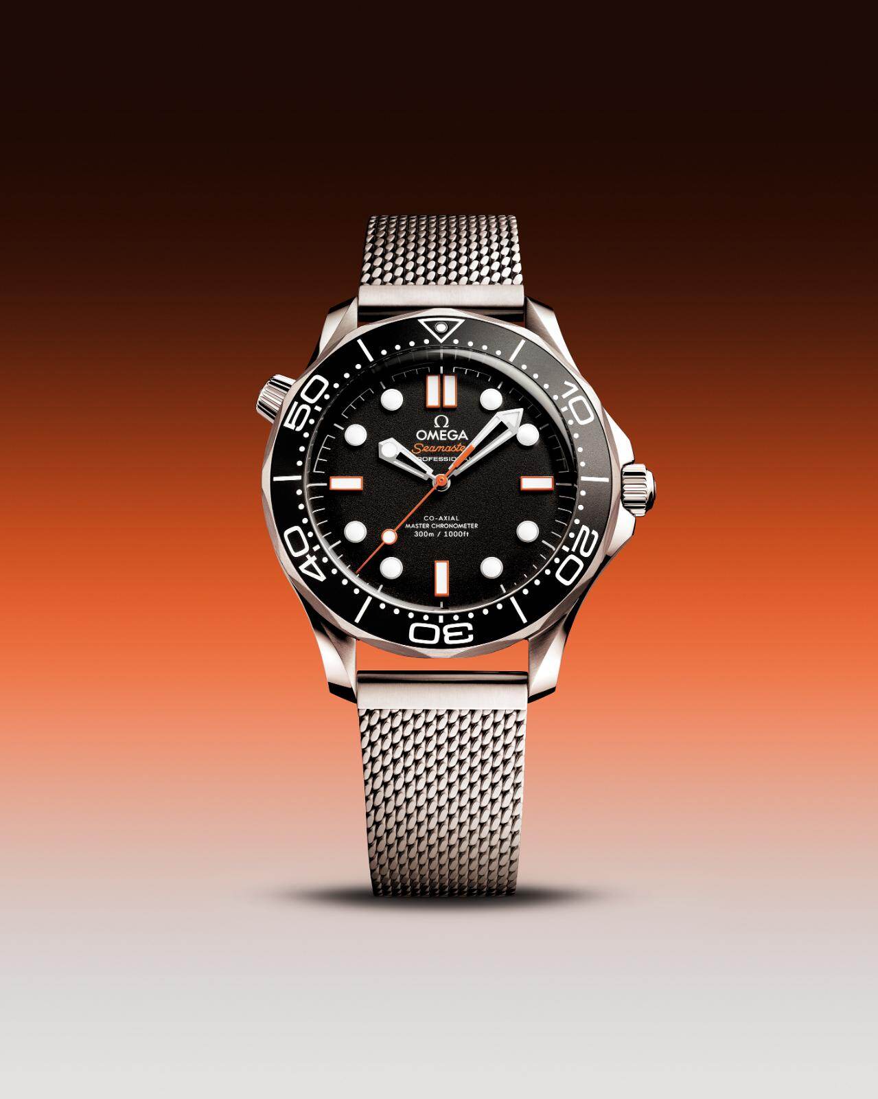 オメガの腕時計「シーマスター ダイバー300M」オレンジの秒針