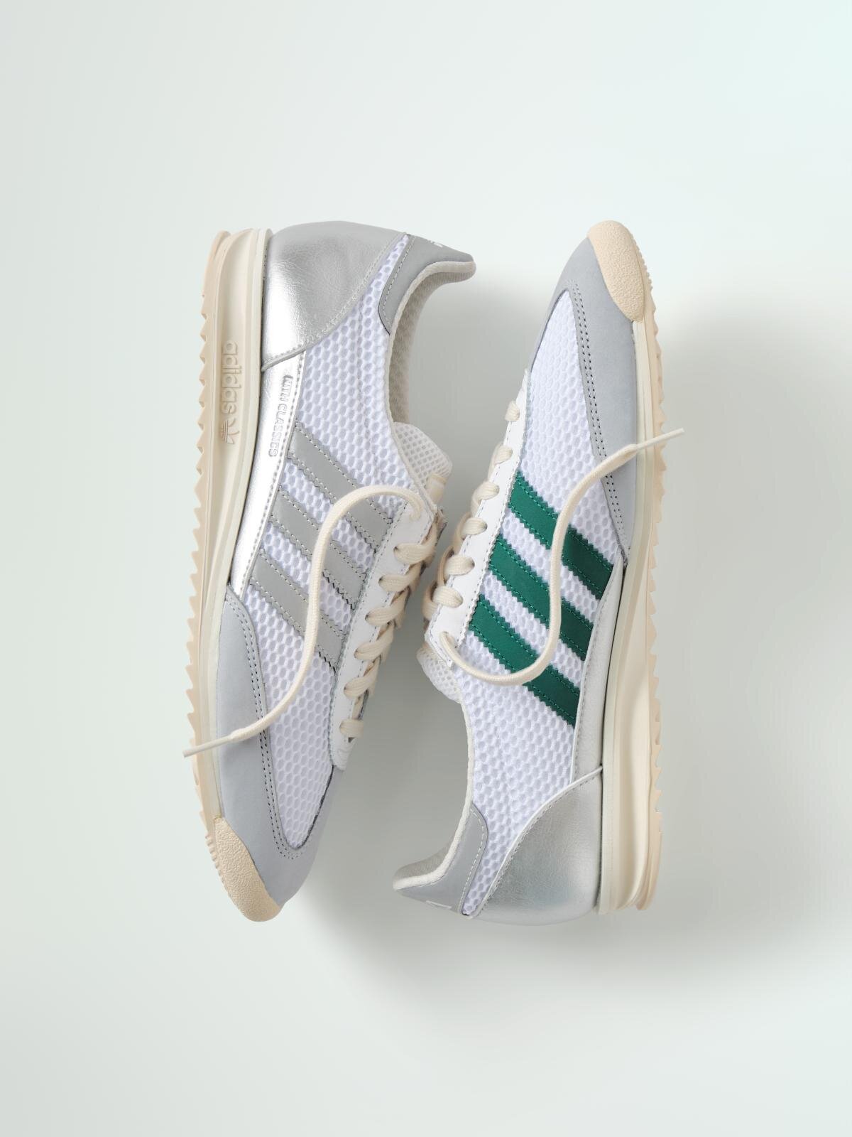 Kith×アディダス ランニングのスニーカー、クリーンアッパーに鮮やか