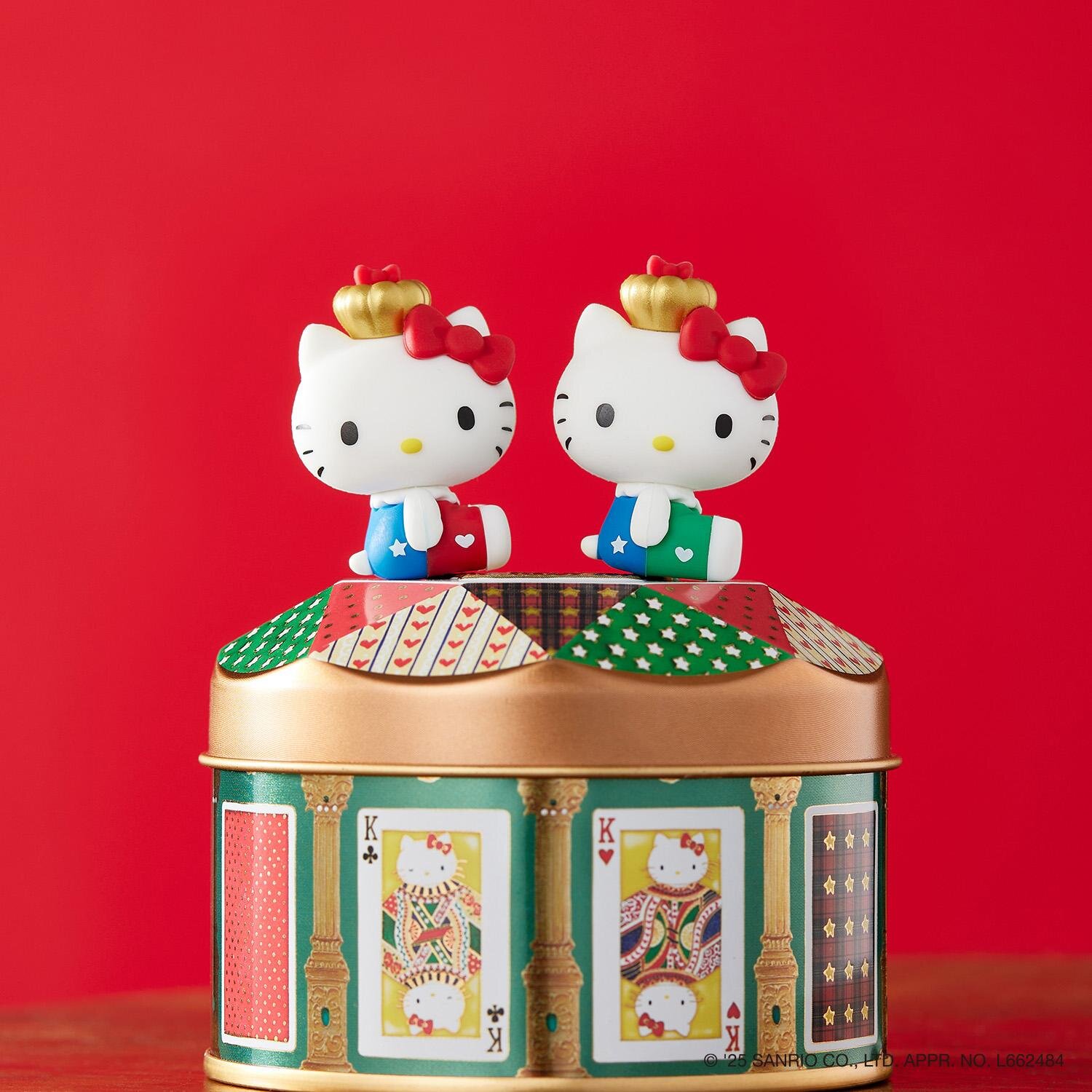 ハローキティのトランプ缶」王冠ハローキティのフィギュア付き