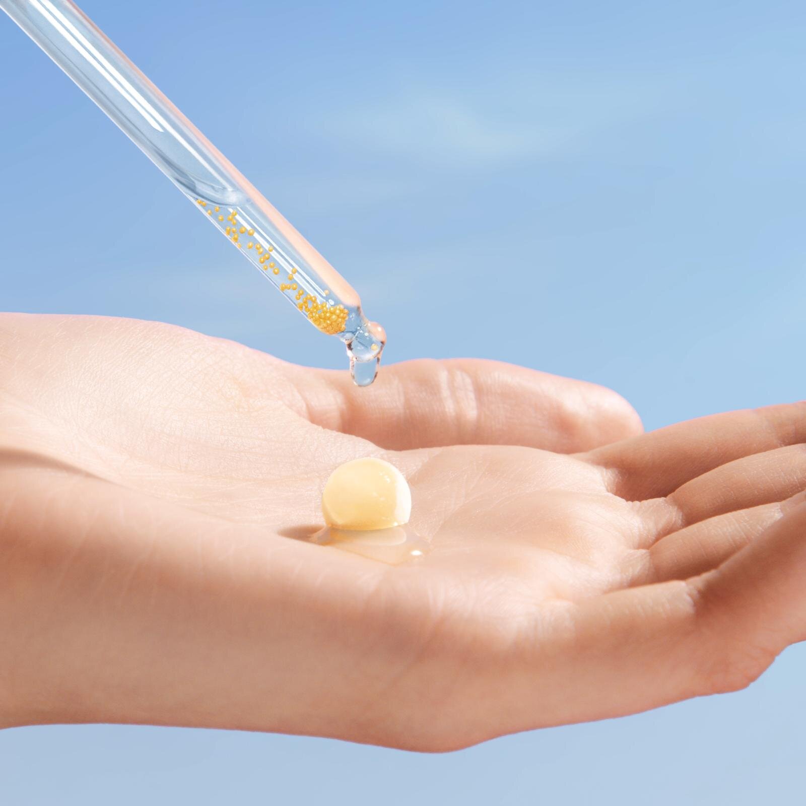 ゲラン“美容液で溶かして使う”ハニービーズ「ビー ラボ ショット