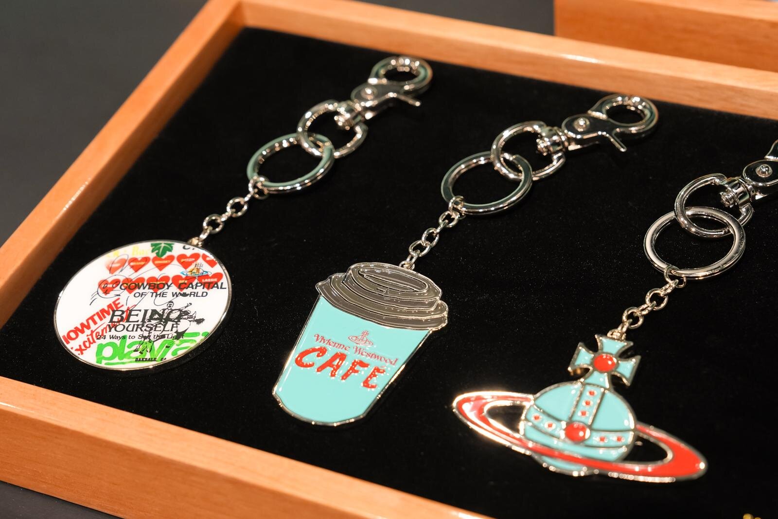 ヴィヴィアン・ウエストウッドの新旗艦店が青山に、日本初上陸のカフェ