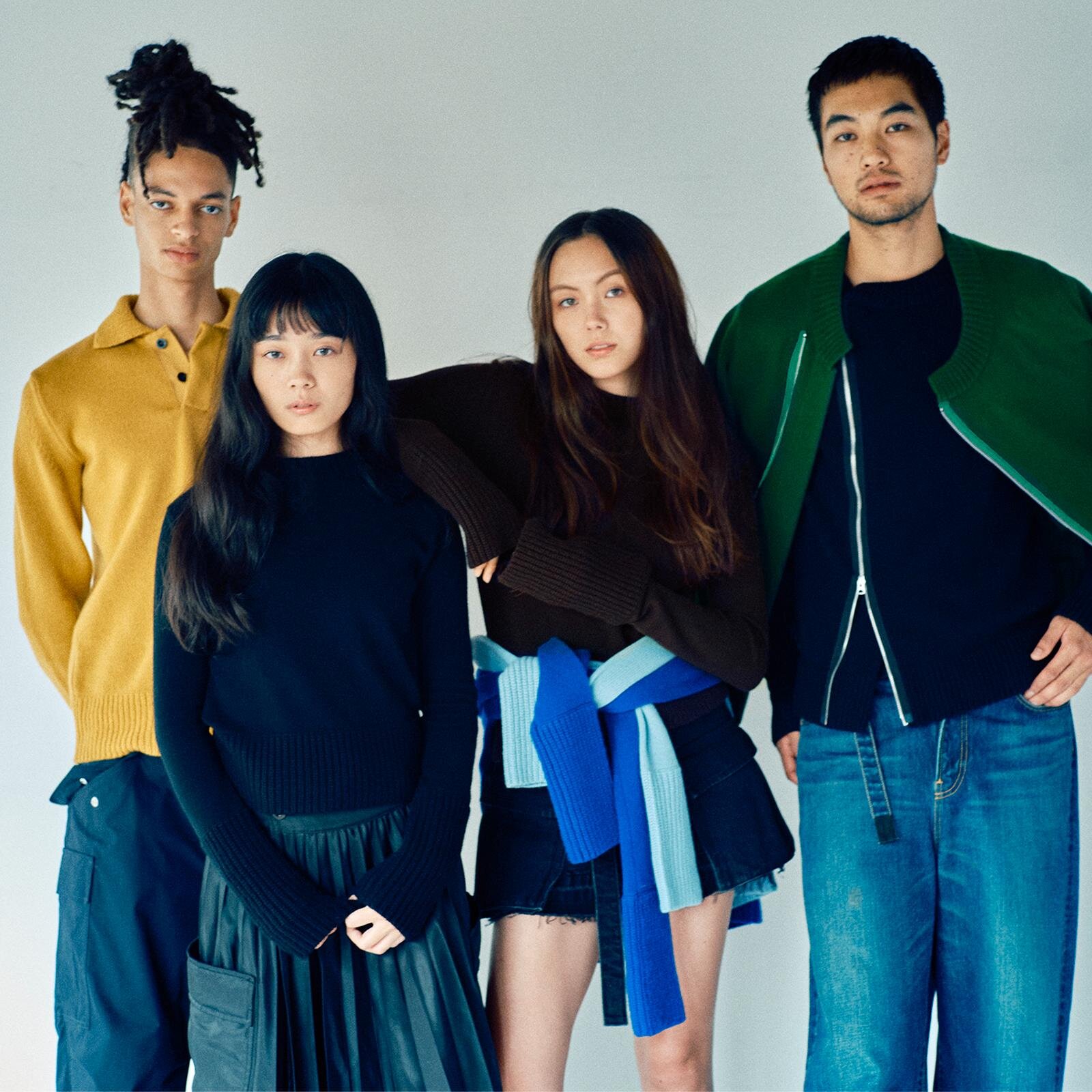 sacaiのカラーニット、幅広リブのカーディガン＆ダブルジップブルゾン