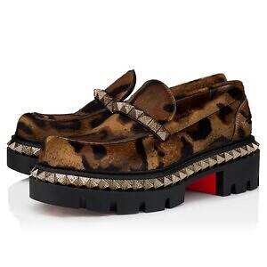 クリスチャン ルブタンの厚底ウィメンズローファー、黒or豹柄レザーに