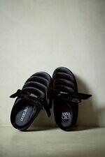 写真5/15｜“ぬいぐるみ風”ファー＆ベルベットリボンの厚底サンダル