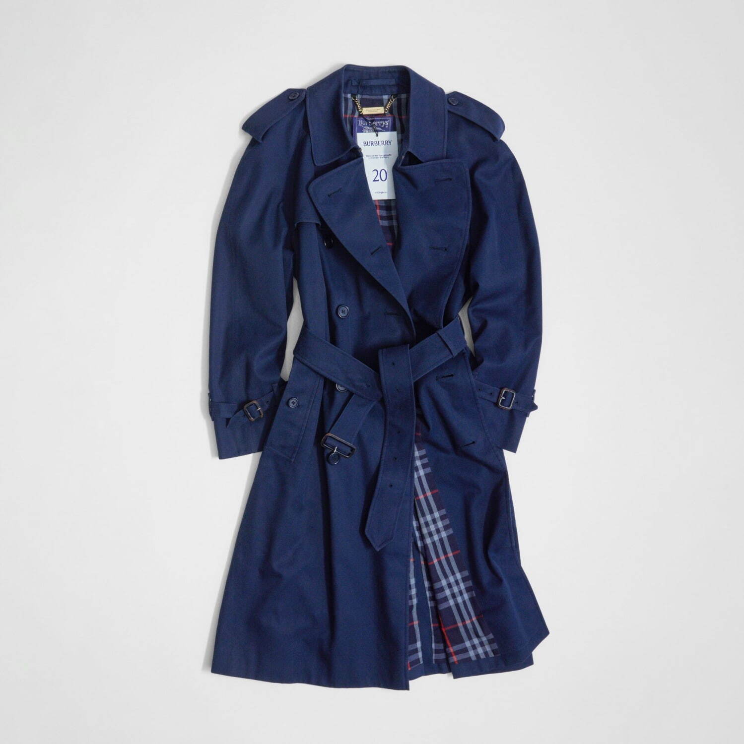 英国フェア」伊勢丹新宿店で、バーバリーのアーカイブ修復トレンチ