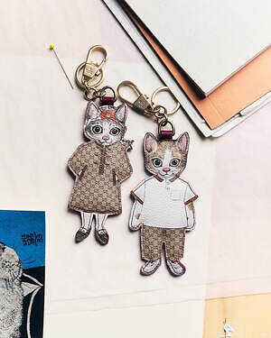 グッチからヒグチユウコの猫チャーム、パステルカラーの“GGキャンバス