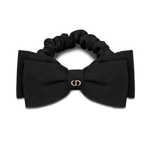 ディオール「CD」煌めく“大きなリボン”バレッタ、刺繍リボンのヘア