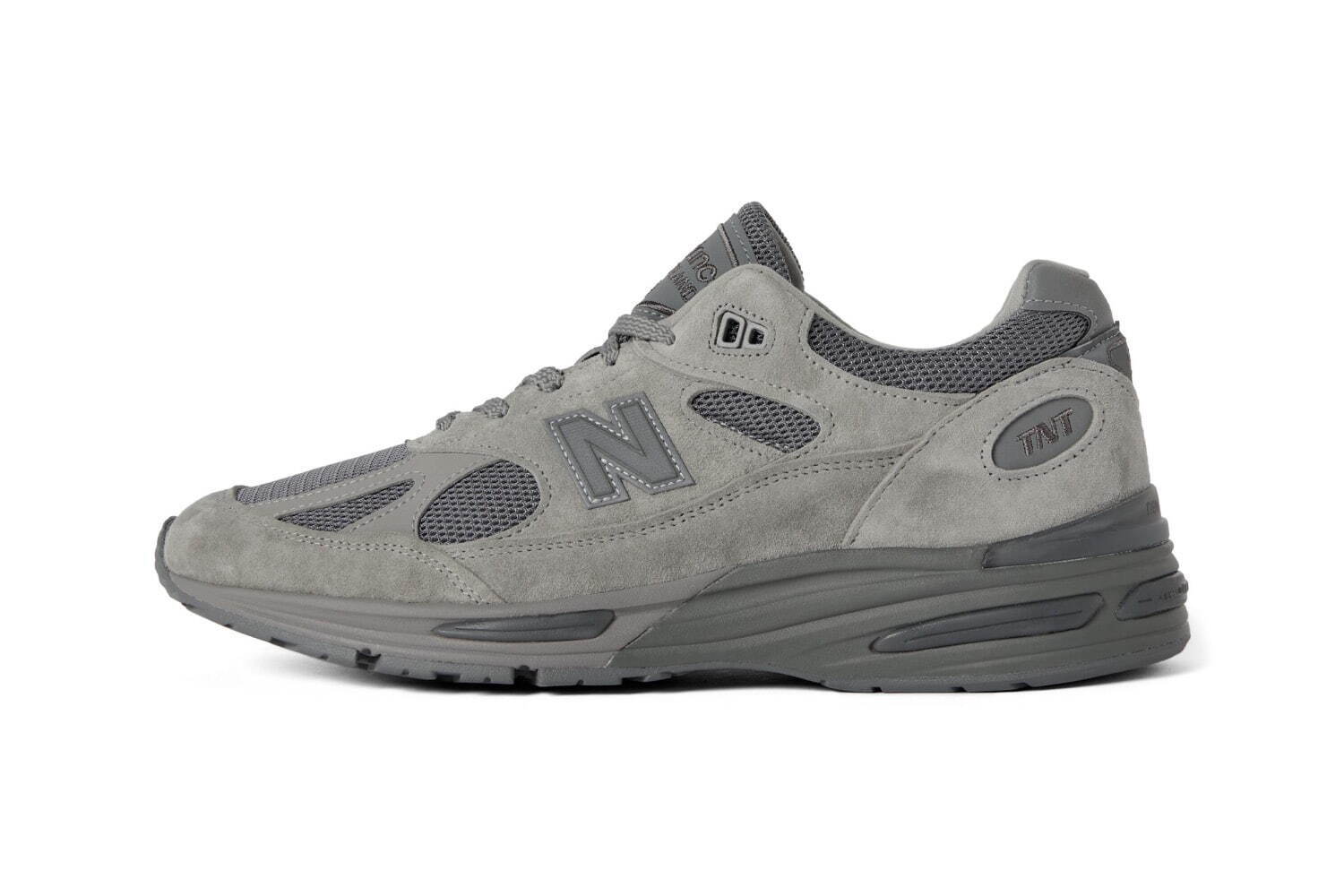 ニューバランス×ディスイズネバーザットのスニーカー「991v2」“セージ