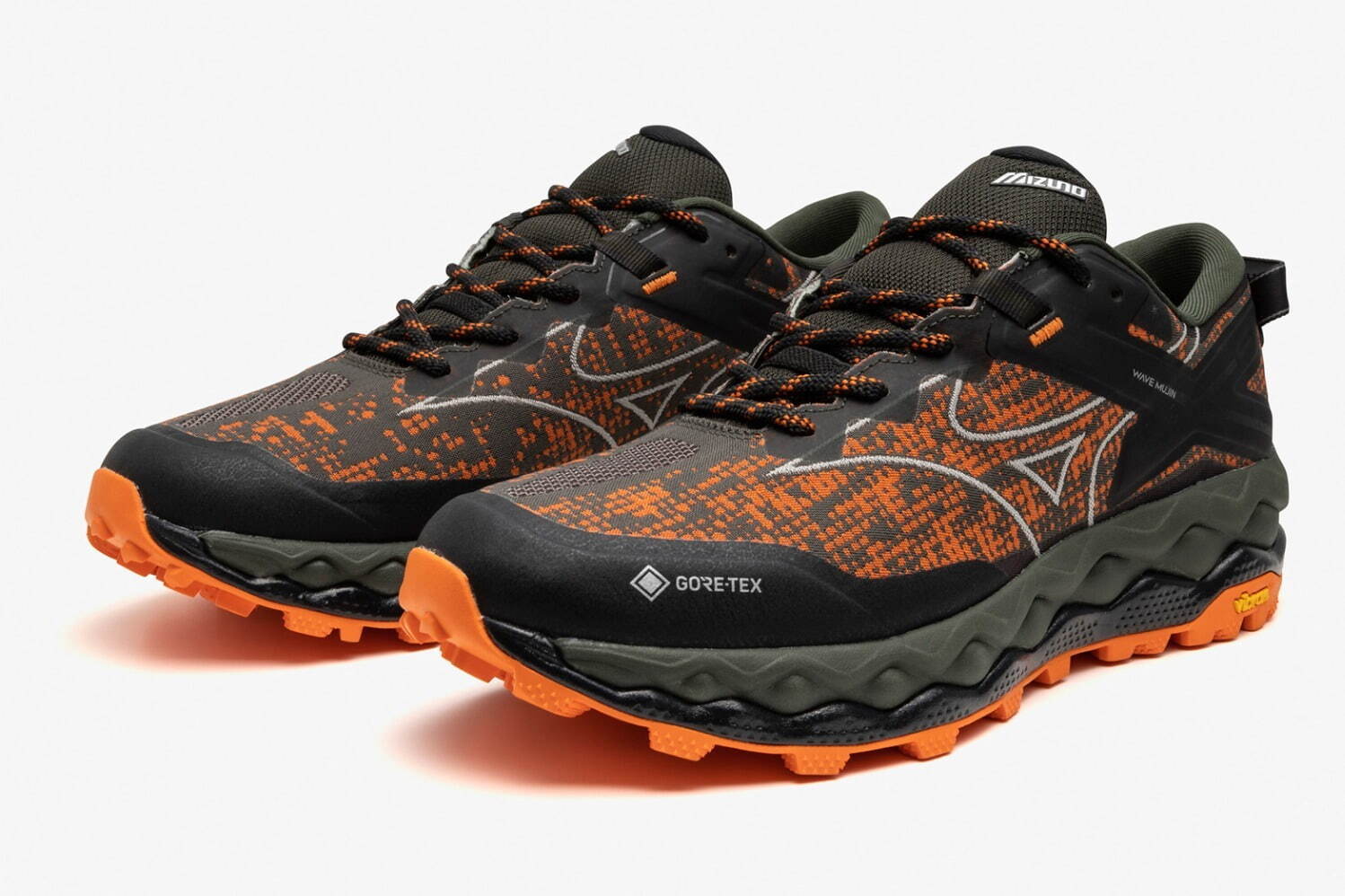 ミズノ×マハリシのゴアテックス搭載スニーカー、“デジタル調
