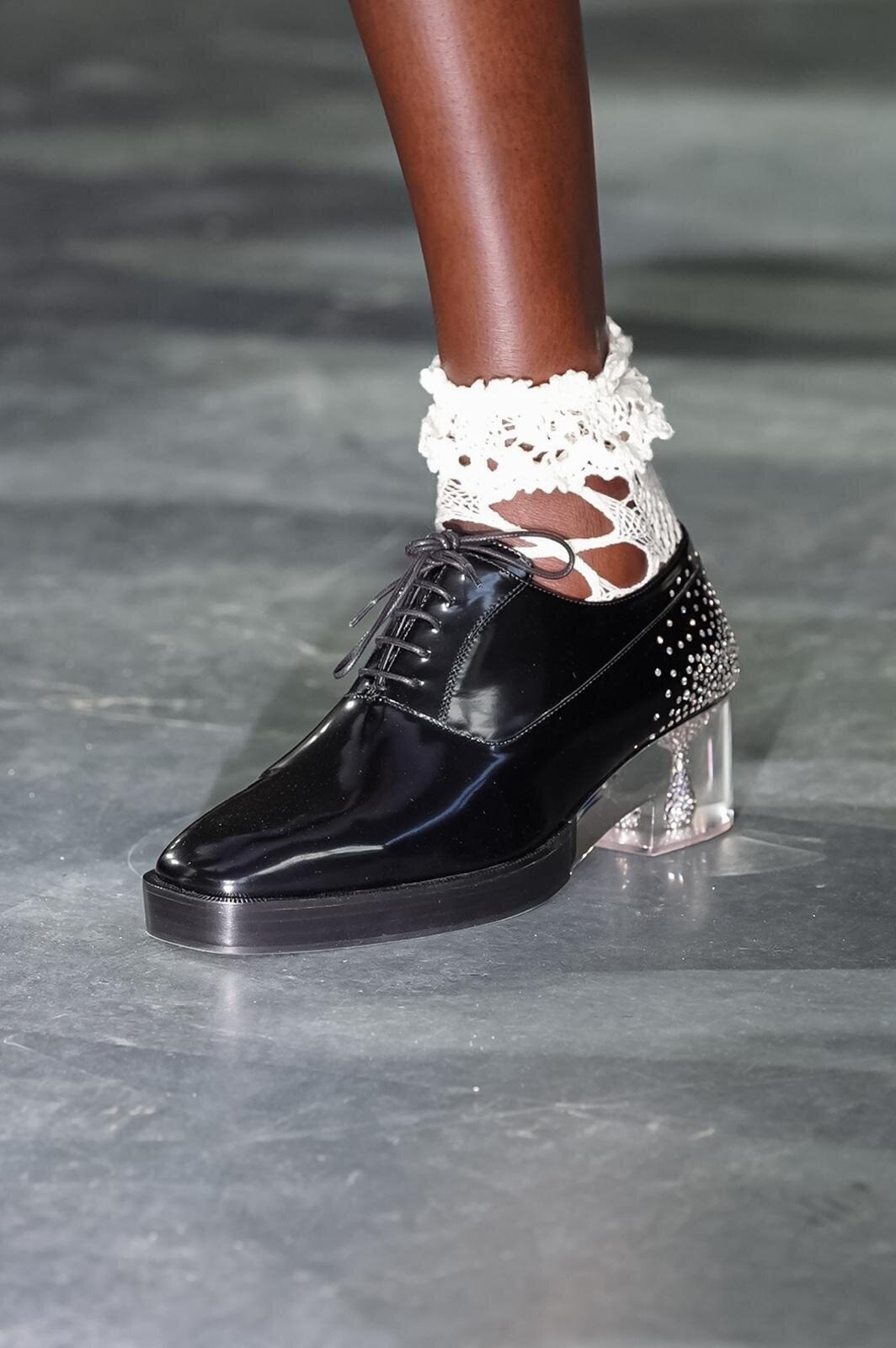 ジミー チュウ ノワール ケイ ニノミヤ、“スタースタッズ”煌めくレザー