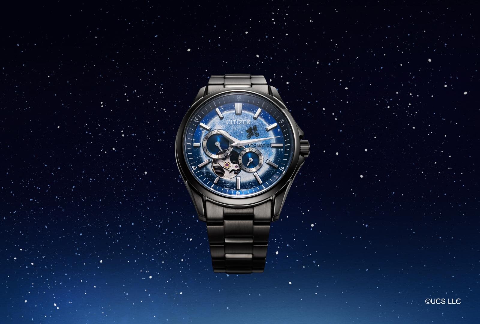 シチズンコレクションの映画『E.T.』モチーフ腕時計、“満月に自転車で