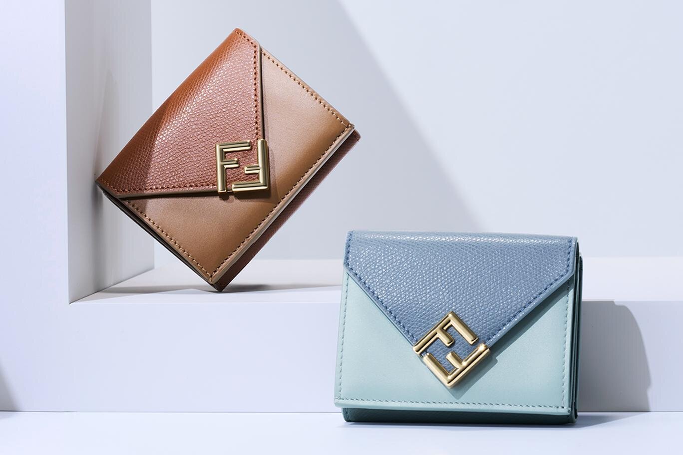 ジョルジオ アルマーニ、エレガントな光沢のウィメンズ長財布やナッパ