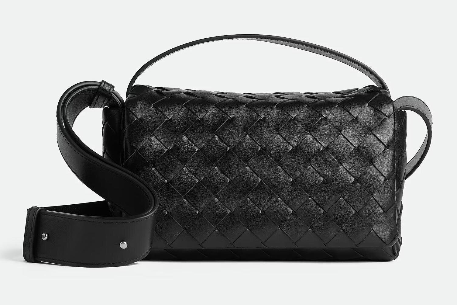 ボッテガ・ヴェネタ新作メンズショルダーバッグ、紙のように薄いレザー