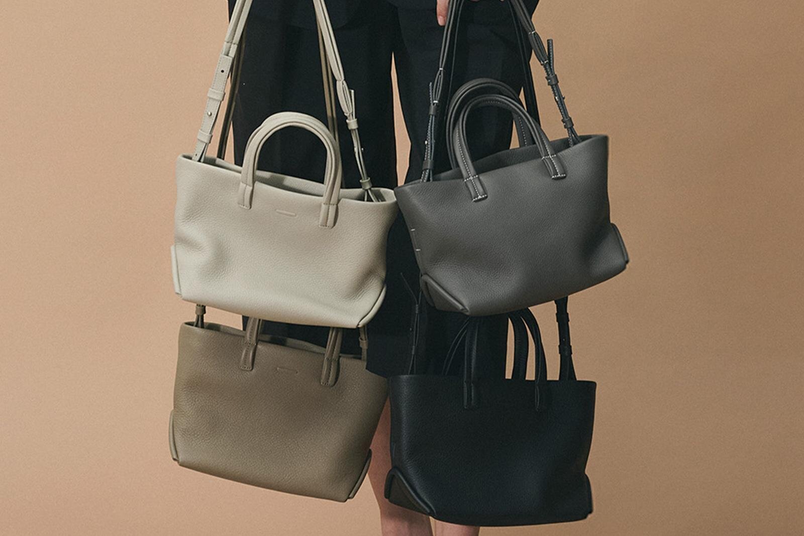 コム デ ギャルソン・オム ドゥ×ポータークラシック、ストラップに