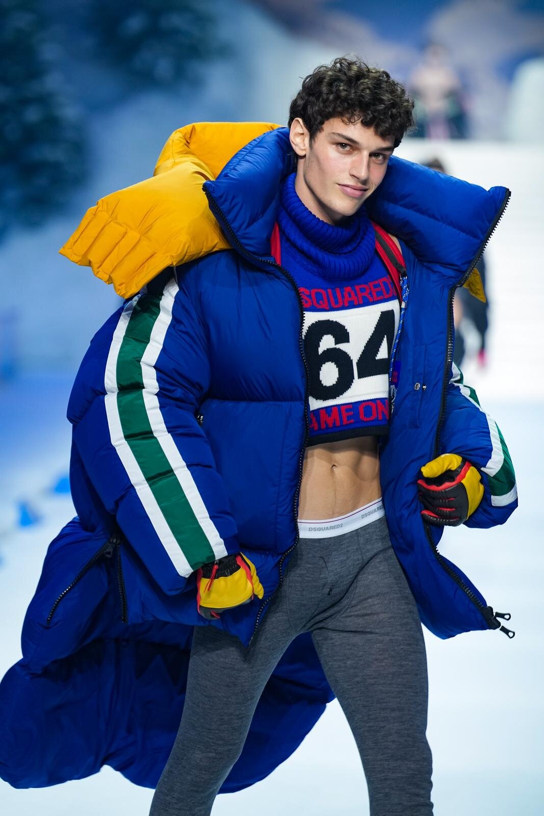 ディースクエアード 2026年秋冬コレクション - 銀世界のランウェイで