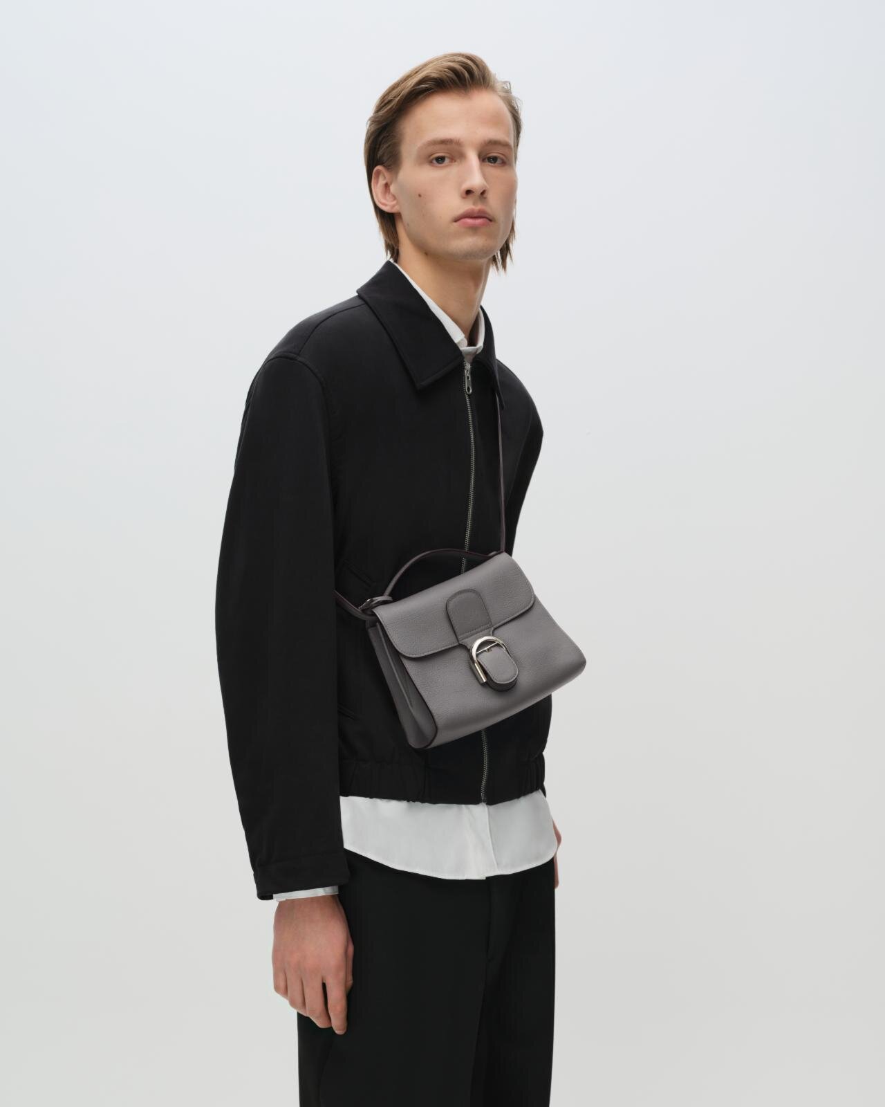 デルヴォーのバッグ「ブリヨン テンポ」にスモールサイズ、柔らかな