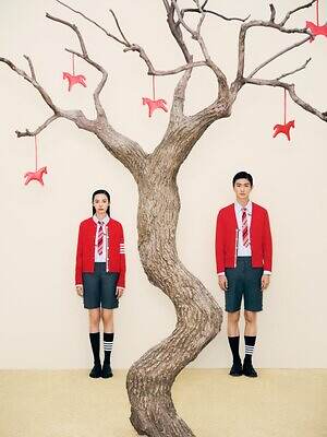 トム ブラウン”馬”散りばめたストライプシャツ、リボンタグ付きレザー