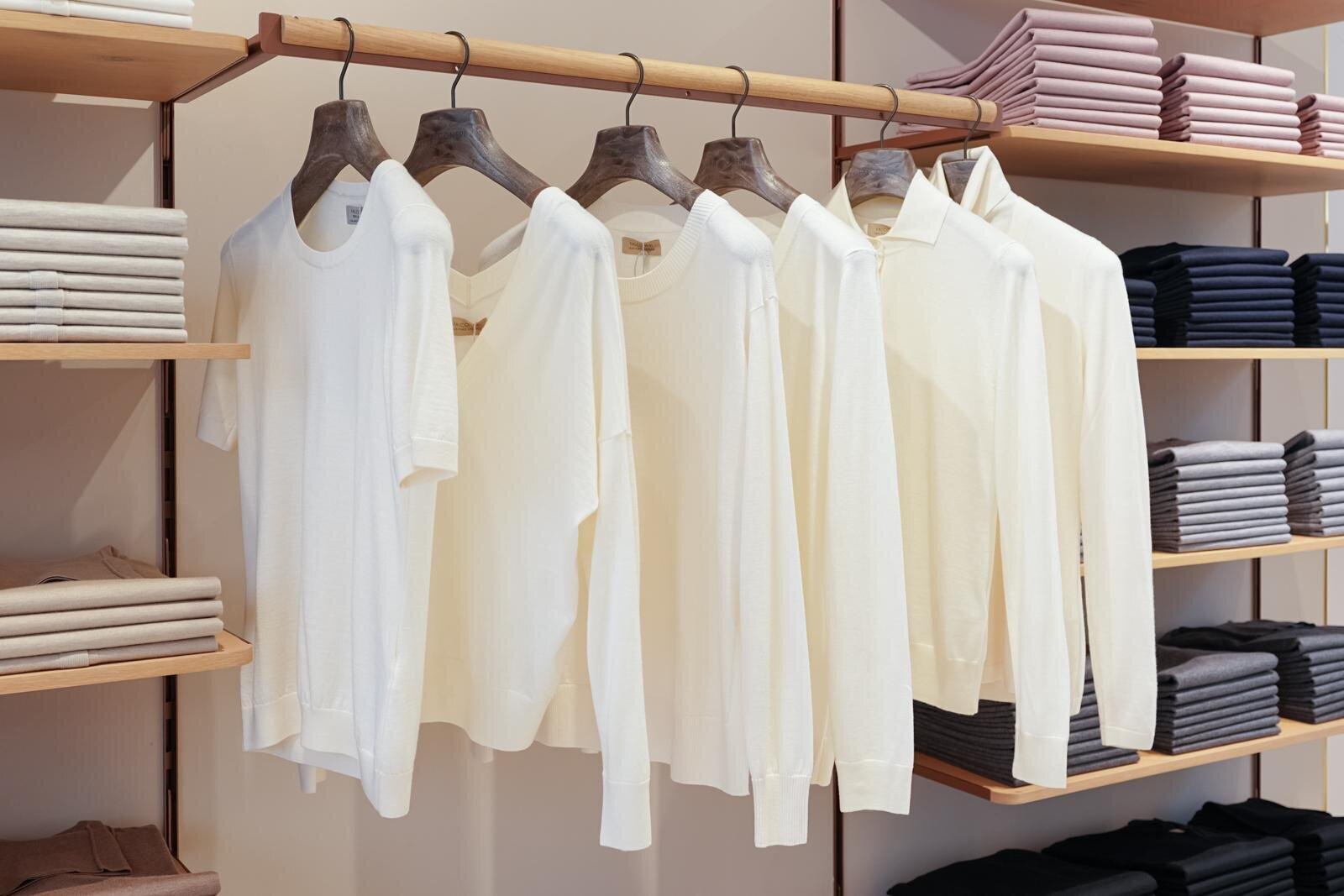 エミリオ・プッチ、好みのシルクスカーフをカフタンにアレンジできる