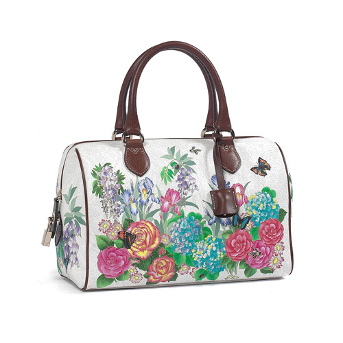 白いペイズリーに可愛いプリントが映えるエトロの新作バッグ