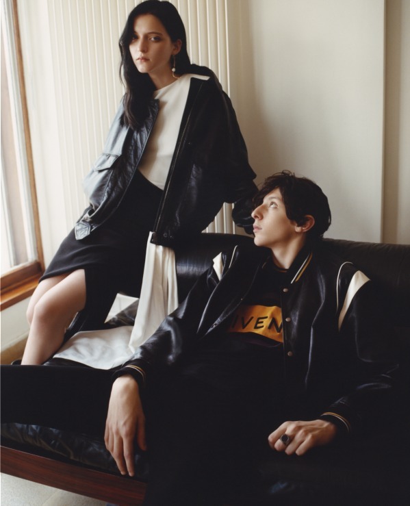 ジバンシィ エッセンシャルズ」伊勢丹新宿店＆阪急うめだ本店で日本