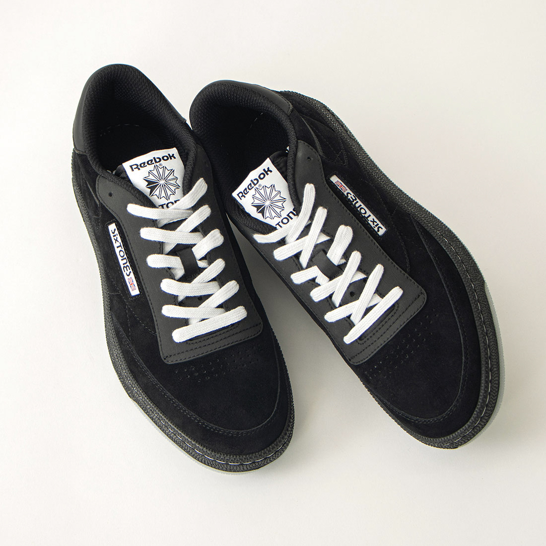 SixTONESとリーボックのコラボモデルが発売、オリジナルロゴをデザイン