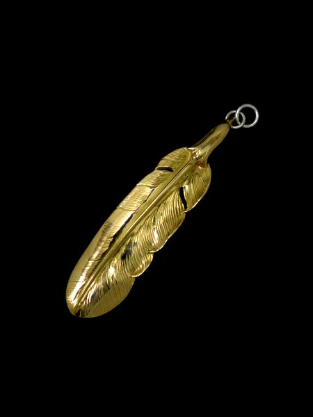 LARRY SMITH / 18K GOLD EAGLE HEAD FEATHER PENDANT No. 43 -LEFT-