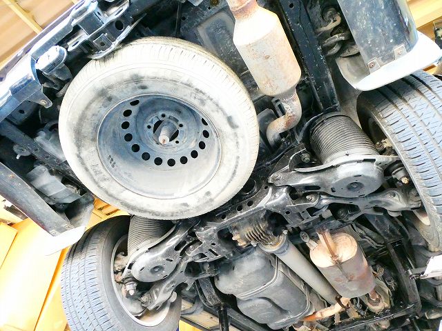 セコイアのマフラー交換させて頂きました～！｜USトヨタ逆輸入車専門店