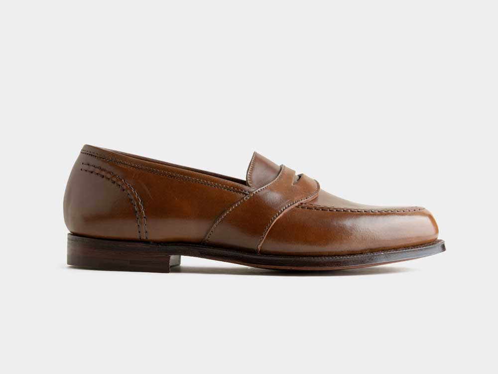 フレームクロケット＆ジョーンズ | 静かに主張する、フルサドル「YALE